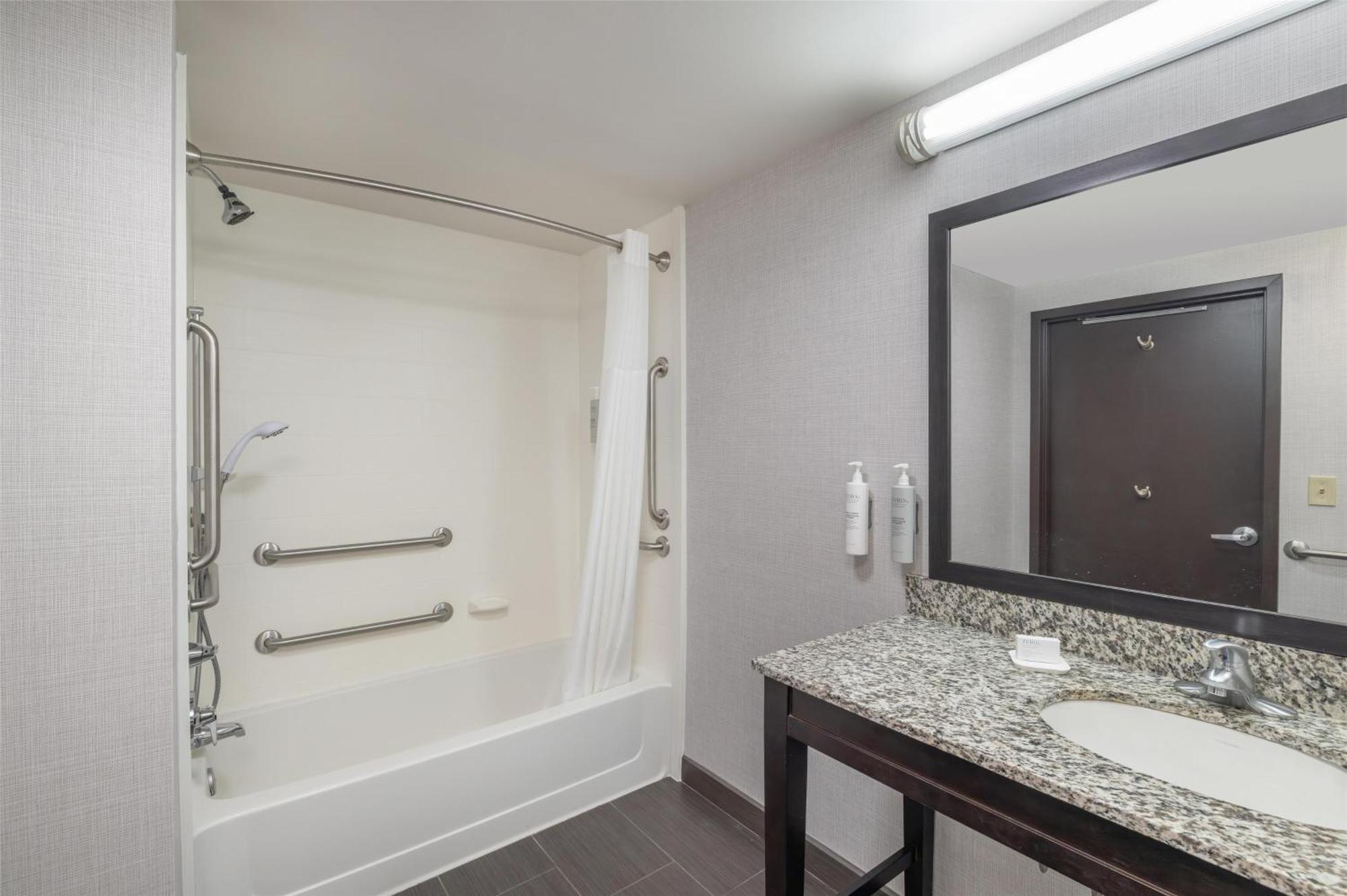 Hampton Lewiston-auburn 3* Lewiston
